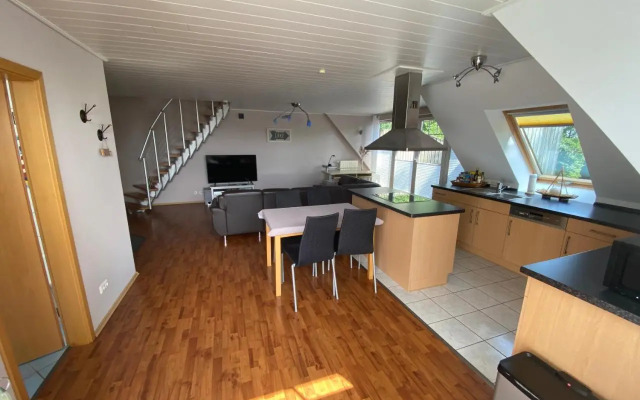 Moderne Maisonette-Wohnung Am Karpfenteich; Modern Apartment With View Of The Carp Pond