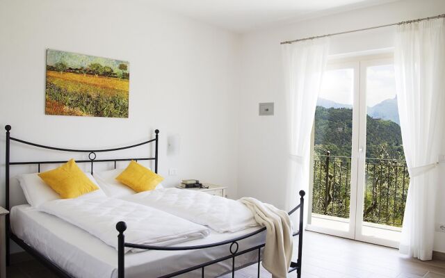 Mos Country House