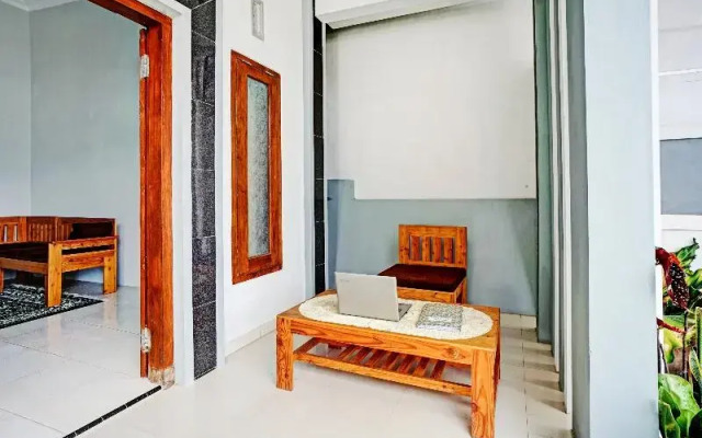 OYO Life 90472 Villa Dua Dua