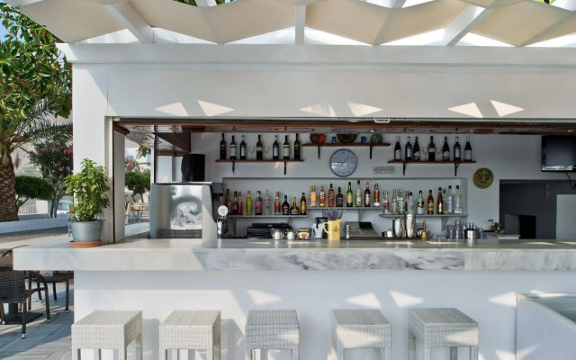 Hotel Makarios