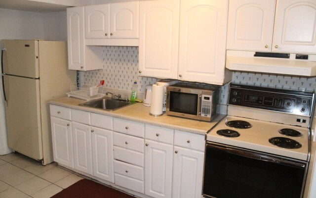 Adib Apartments - 2077 Walkley Rd