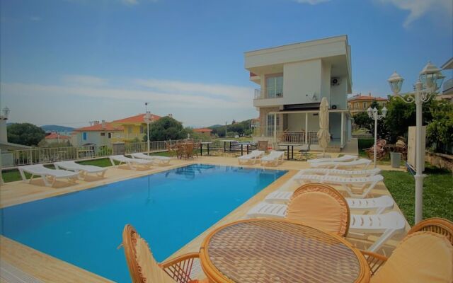 Cunda Kordon Otel
