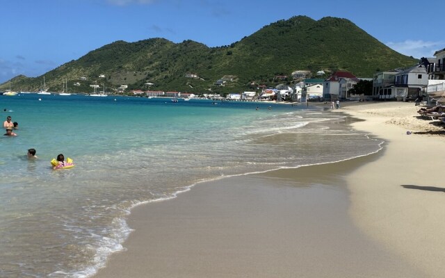 Sunshine SXM Studios