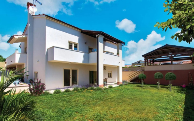 Two Bedroom Apartment Valdebecco for 5 persons