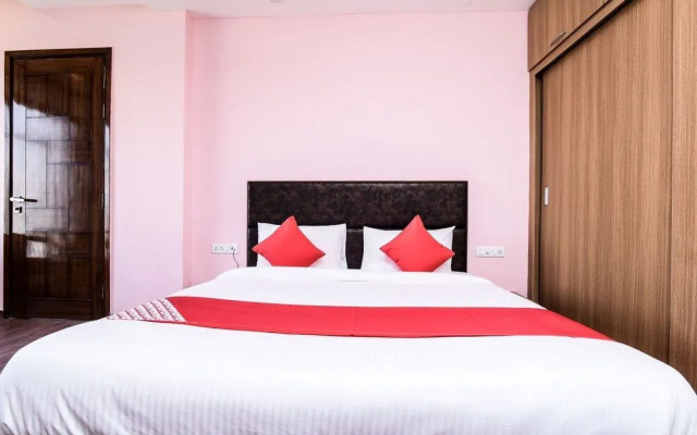 OYO Flagship 16044 Hotel 35th Avenue Sector 18