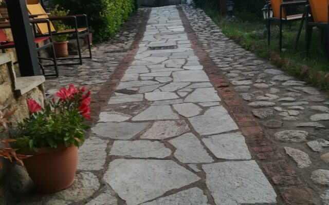 Archontiko Mesohori Suites & Apartments