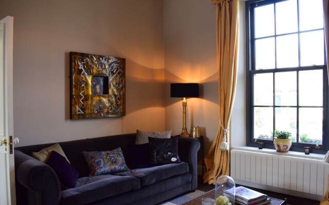 2 Bedroom Townhouse In Dublin City Centre