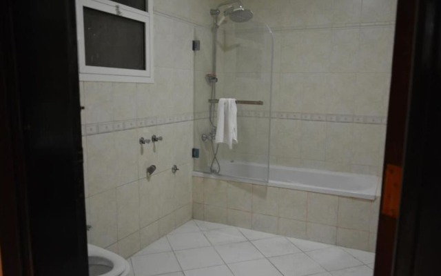 Shmoukh Hotel