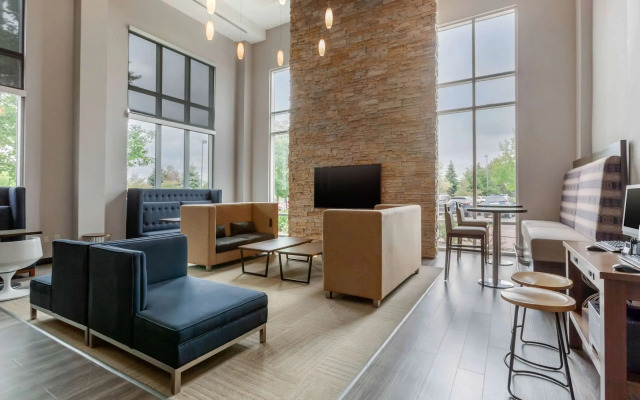 Cambria Hotel Denver International Airport