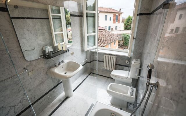 Villa Pacini - Just 1,8 km Outside Lucca Wall - Pool