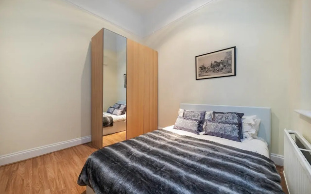 Luxury Private Apartment in Kensington