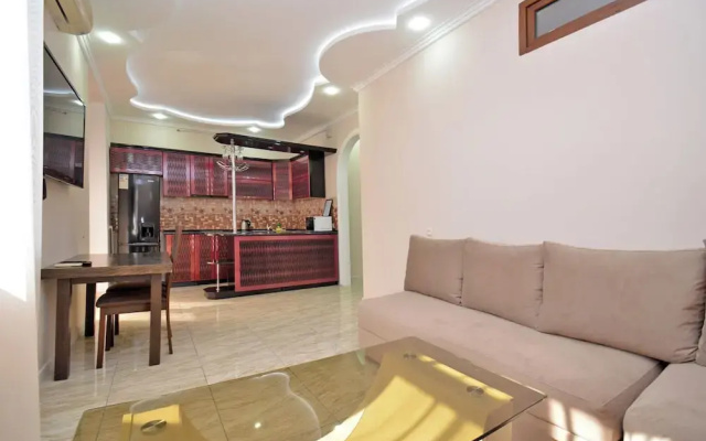 Apartment by Luxe Group AM104