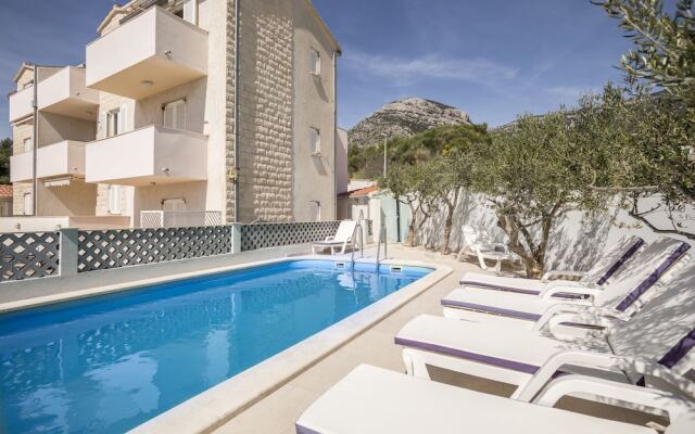 Bol Apartments Gospojica