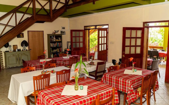 Roxy's Mountain Lodge