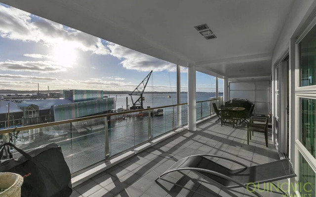 Qv Spacious Waterfront Apartment - 791