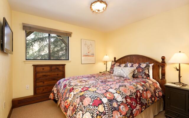 Aspen Townhouse East Unit 7
