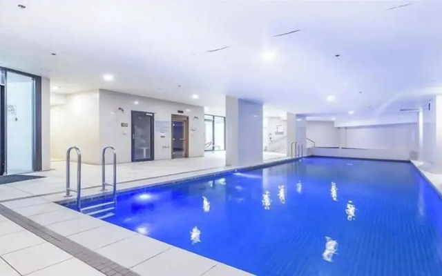 3BRM Broadbeach Skyline Nook