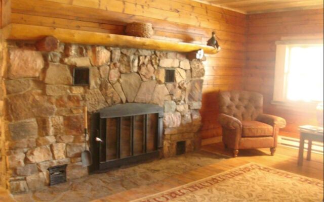 The Historic Wapiti Lodge