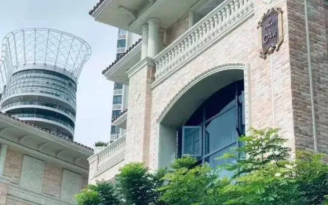 White Dolphins Villa