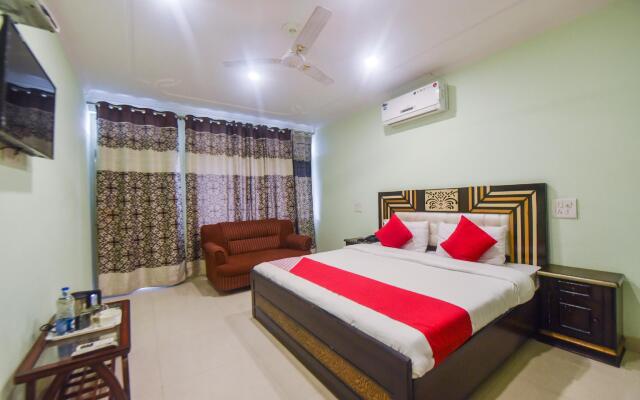 OYO 10566 Hotel Shanti Guest House