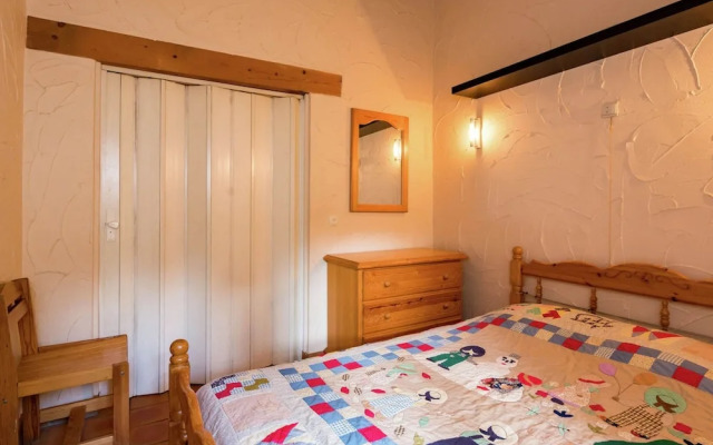 Cosy and Snug Holiday Home With Joint Swimming Pool
