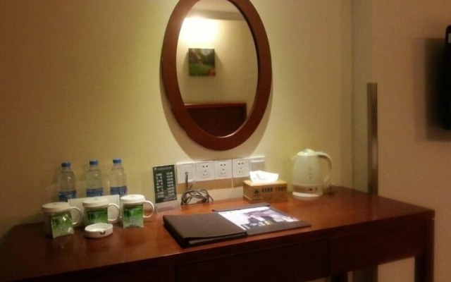 GreenTree Inn Yangzhou South Yangtze River Road University City Express Hotel