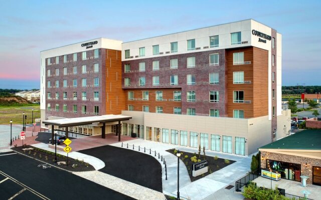 Courtyard North Brunswick