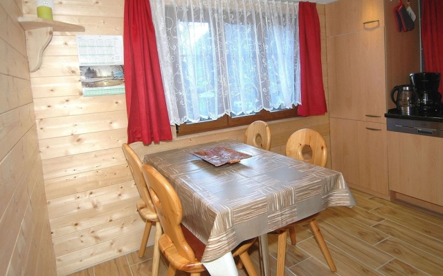 Glacier Views & Ski Trails – Guest Rooms – Naters