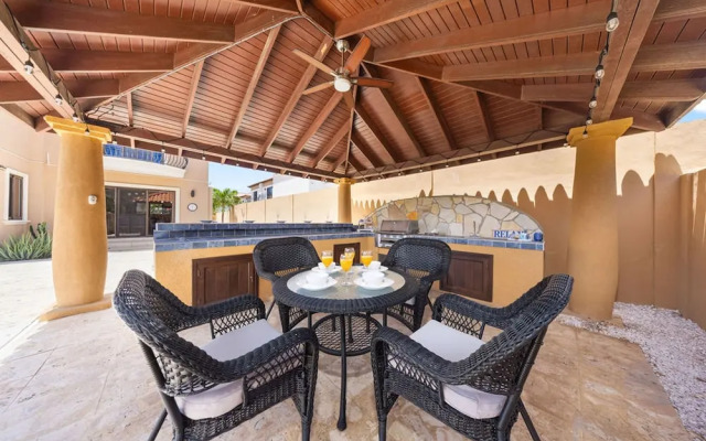 Gold Coast 4br4 5BA Villa w Privatepool Gym