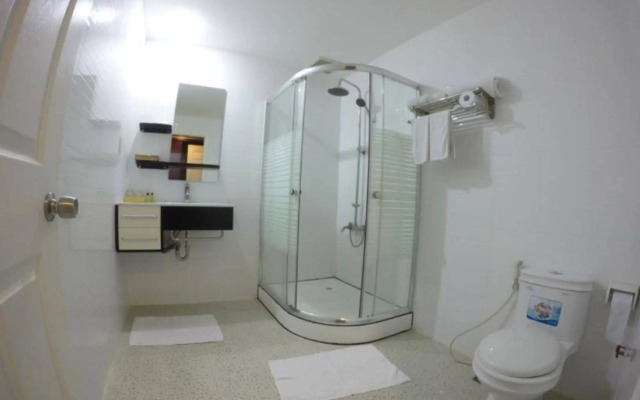 One World Hotel