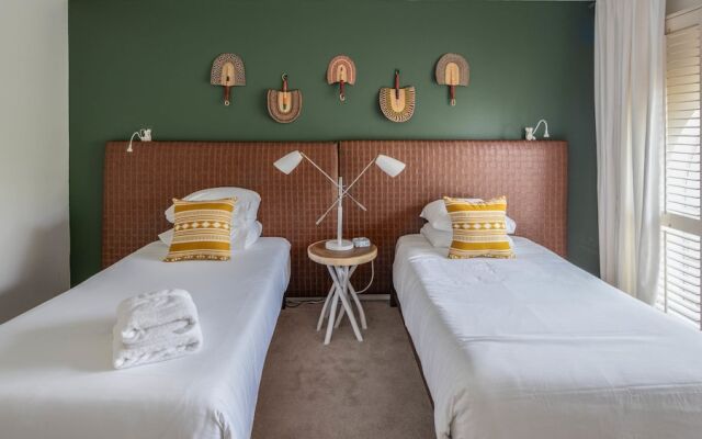 Sleek 2BR Townhome Old Town by WanderJaunt