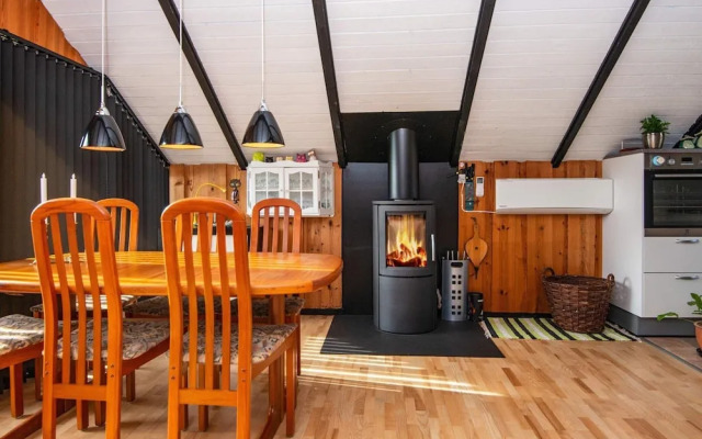 6 Person Holiday Home in Ulfborg