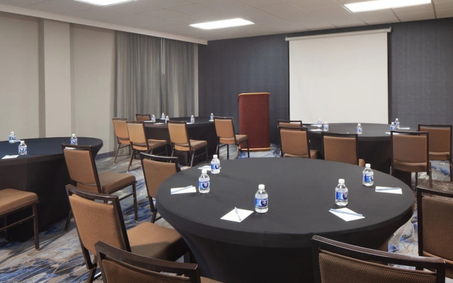 Wingate by Wyndham Charleston