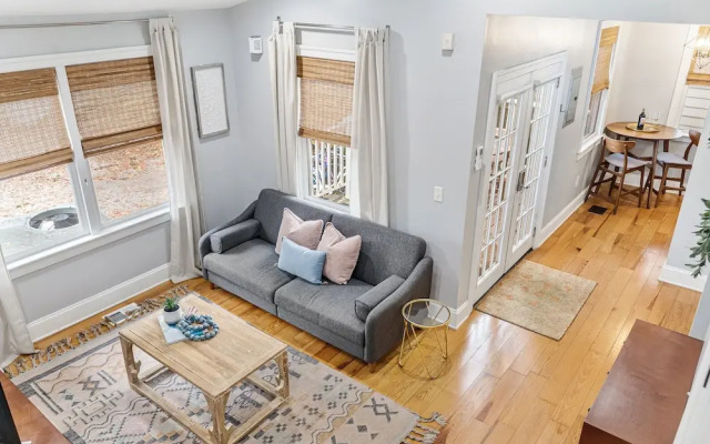 Spacious Apartment Downtown