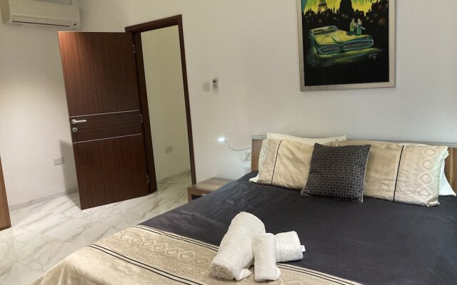 Side SeaView 3Bedrooms Apartment Sliema