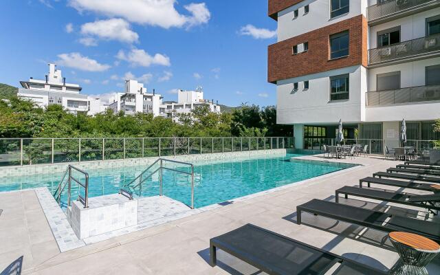 Moderno em condomínio com foodhall #CORG02