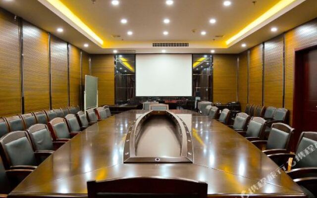 Tang Dynasty Business Hotel (Cangzhou Central Hospital No.2 Middle School Branch)