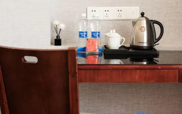 Yangchun Haiyue Bay Business Hotel