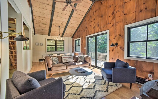 Sleek Cabin w/ Deck, 8 Miles to Mount Snow & Hikes