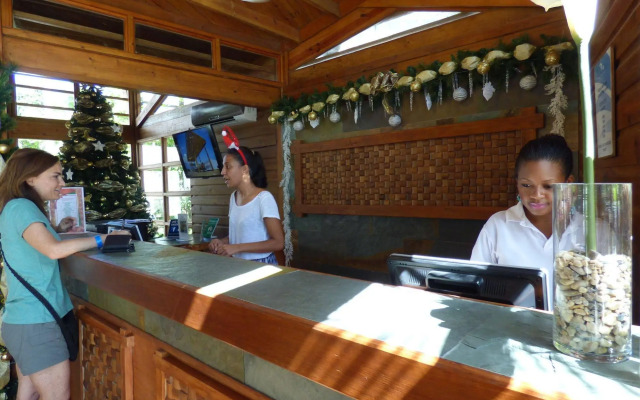 Paradise Beach Hotel & Resort
