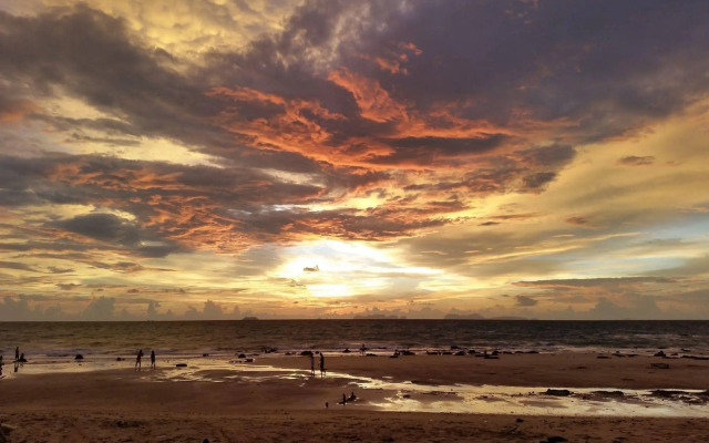 Lanta Castaway Beach Resort