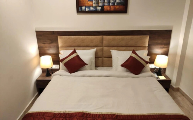 Red Crown Hotel