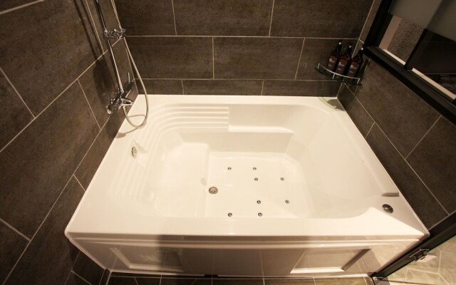 Ansan Boutique Hotel Reniel