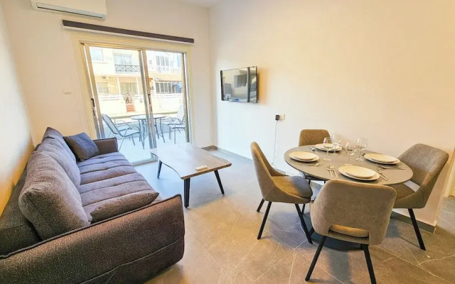 La Magenta Apartments