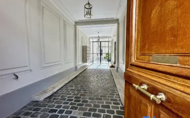 Sumptuous flat with lift near Opéra
