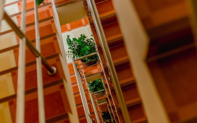 R K Guesthouse