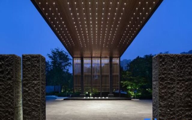 Yiman Hotel