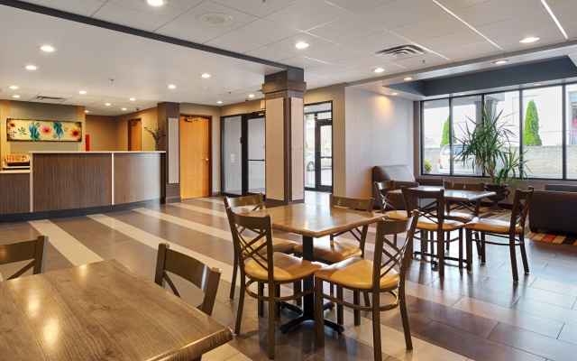 La Quinta Inn & Suites by Wyndham Jamestown