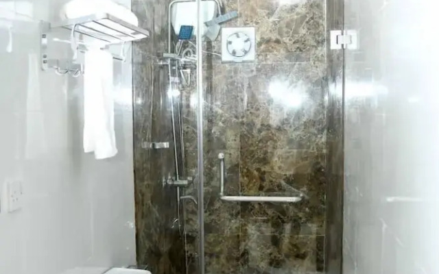Royal Crest hotel and suite
