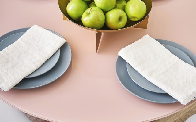 The Neighborhood Hotel - Lincoln Park